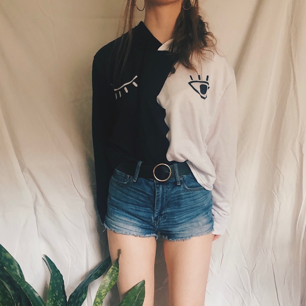 Mirrored Faces Cropped Lightweight Sweatshirt
